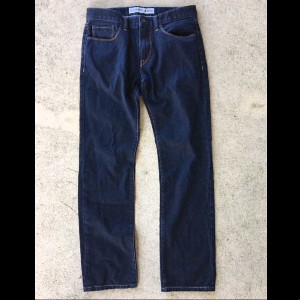 The Express Rocco slim straight jeans. Sz 32x32